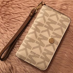 Michael Kors Phone Wristlet